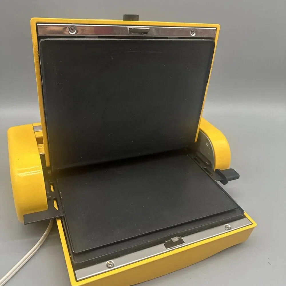 Oscar Mayer ​Yellow Bacon Press & Griddle Model OMFBG2YW Nostalgia Products Rare